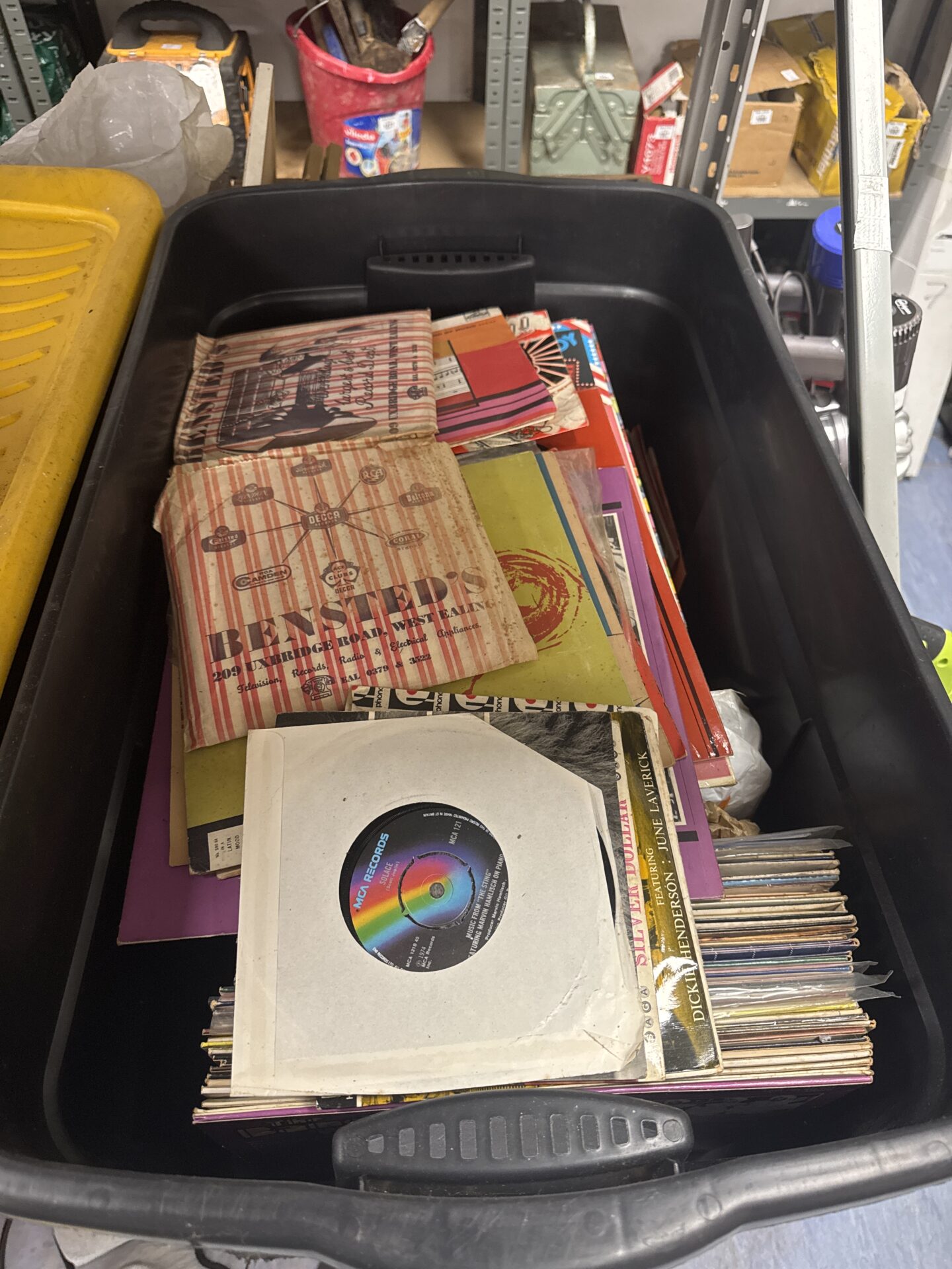 1170 Very large box of assorted vinyl records
