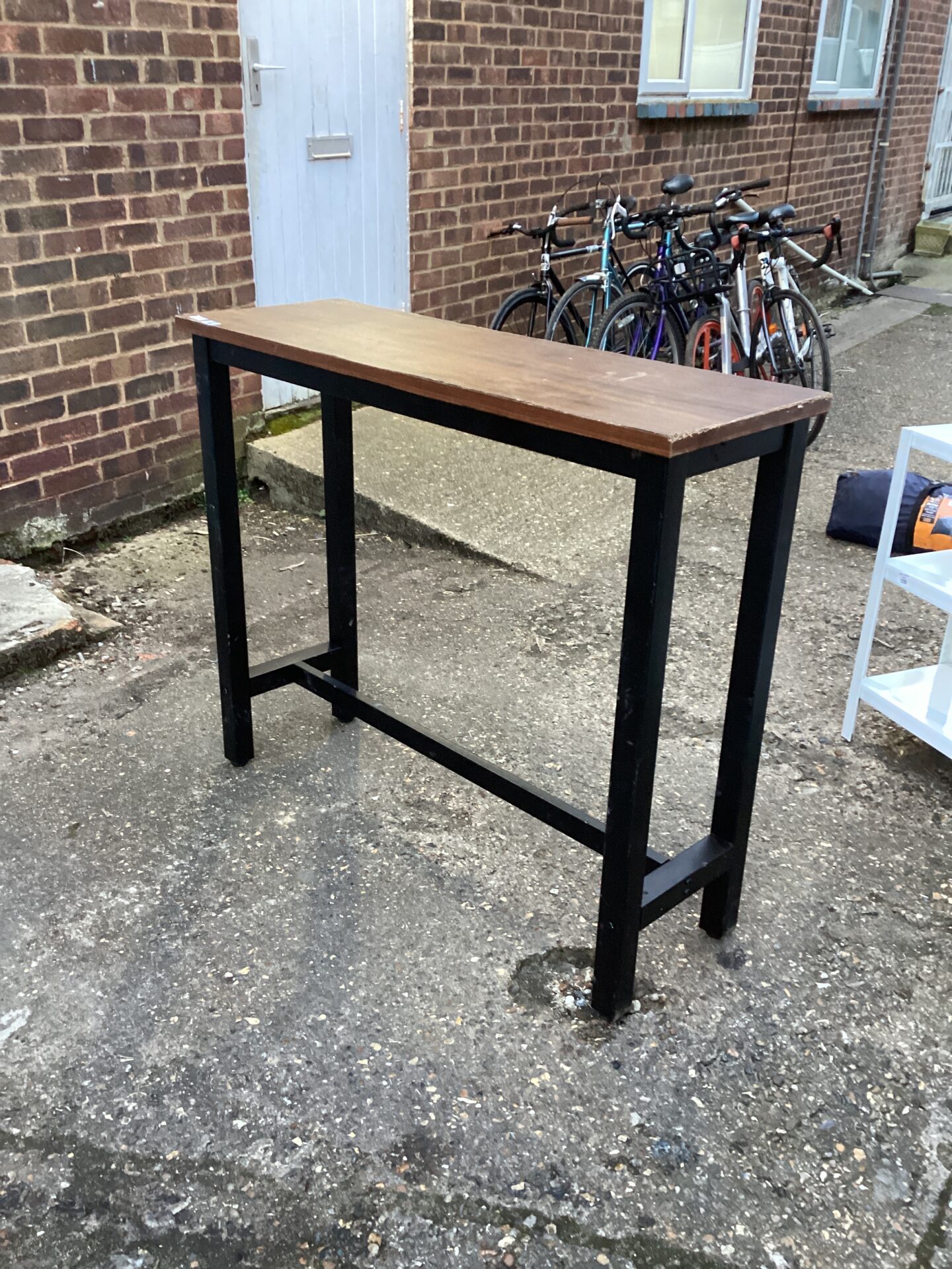 1299 Tall Table with metal legs