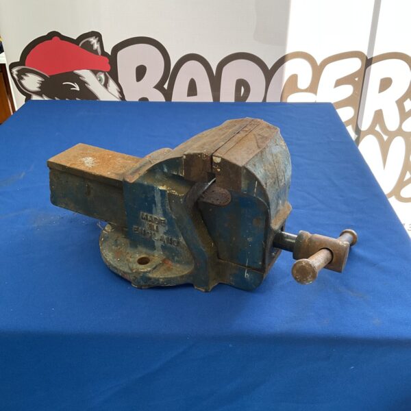 Vintage Record No3 bench vice for woodworking and metalworking.