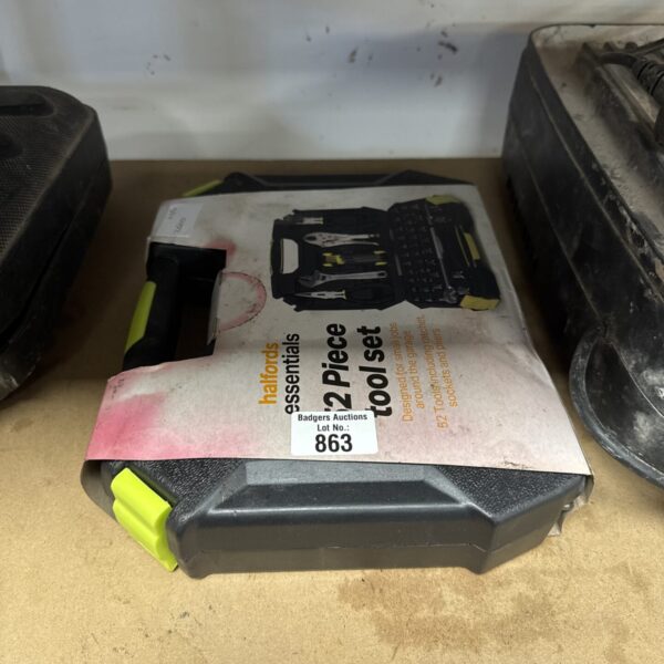 Halfords essentials 52 piece tool kit