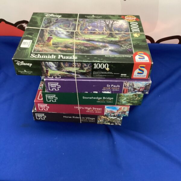 Vintage Disney 1000-piece jigsaw puzzle by Schmidt.
