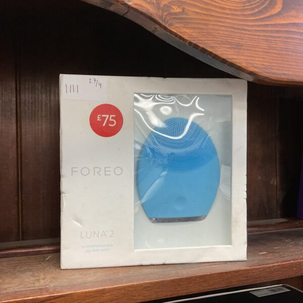Foreo Luna 2 facial massager for combination skin, close-up view.