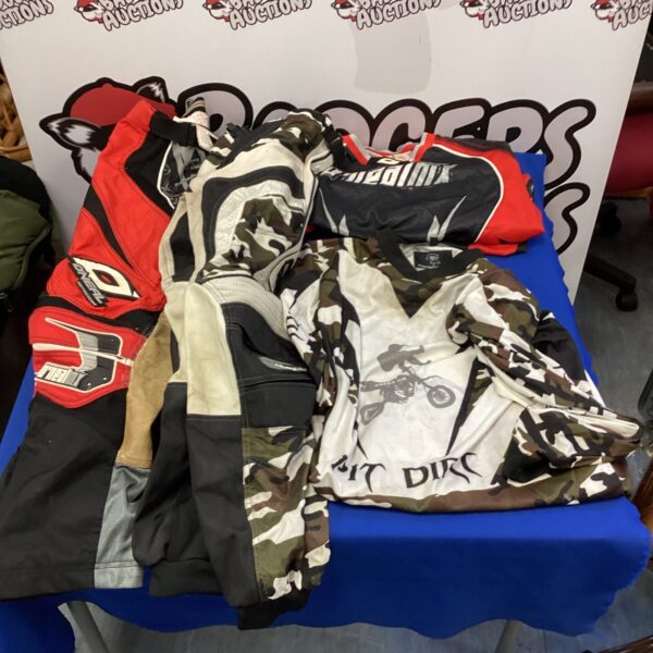 XL O’neil and Ghostbikes motocross clothing set for off-road riding.