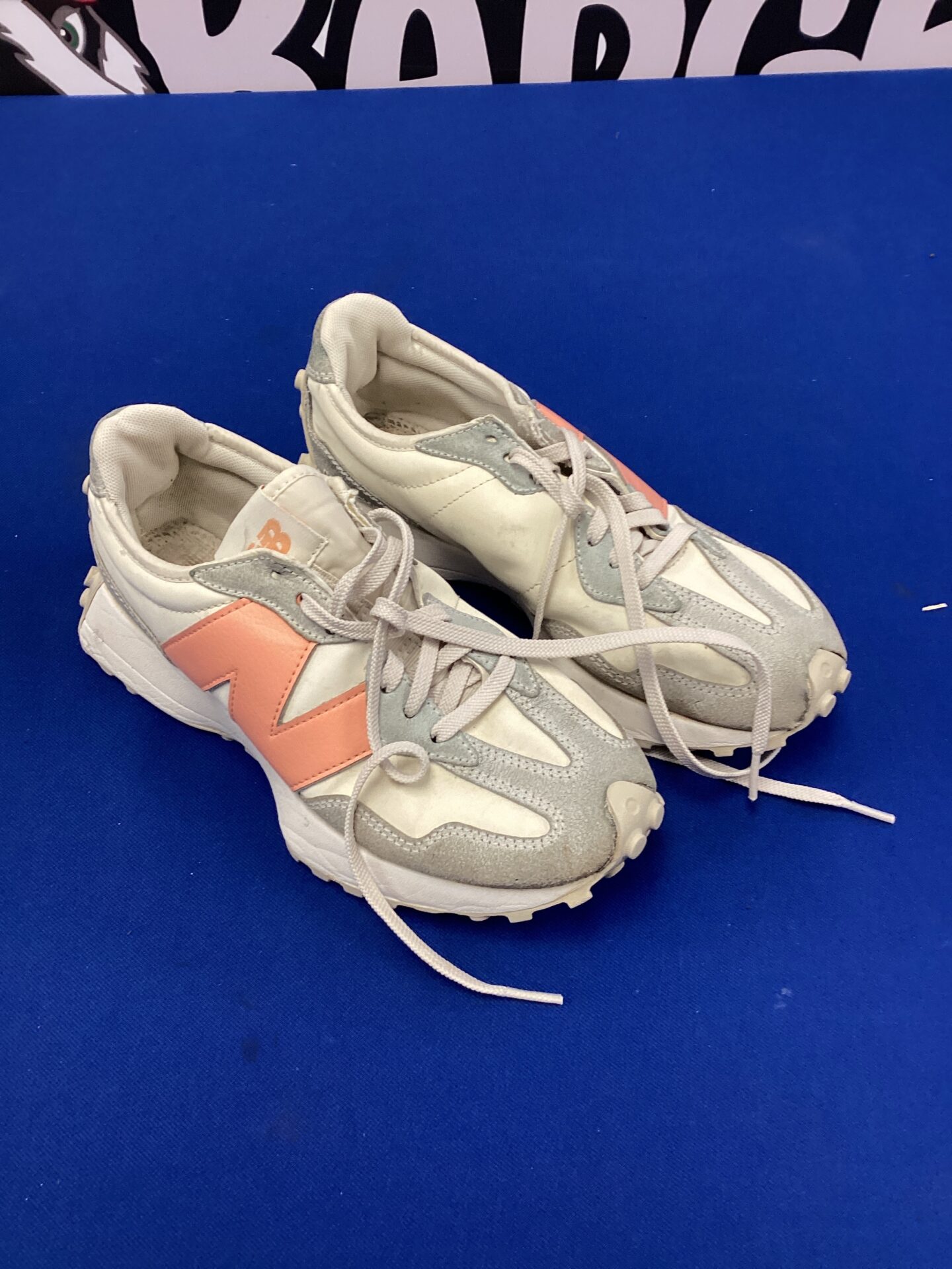 530 Pair of new balance trainers size 6