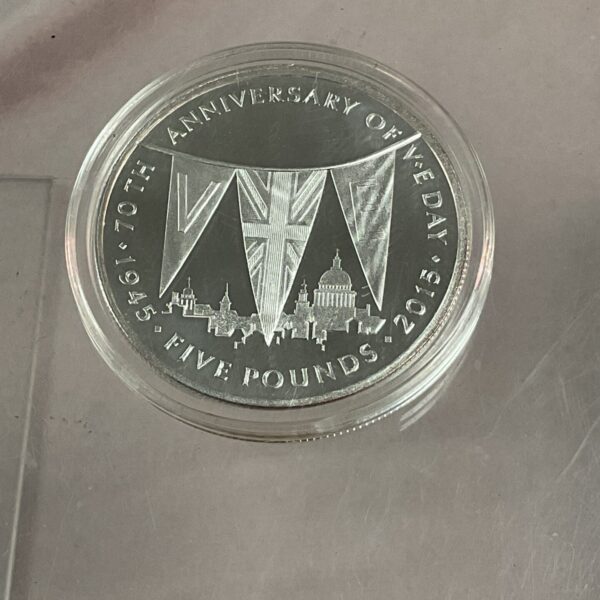 Front view of the 2015 VE Day silver proof £5 coin.