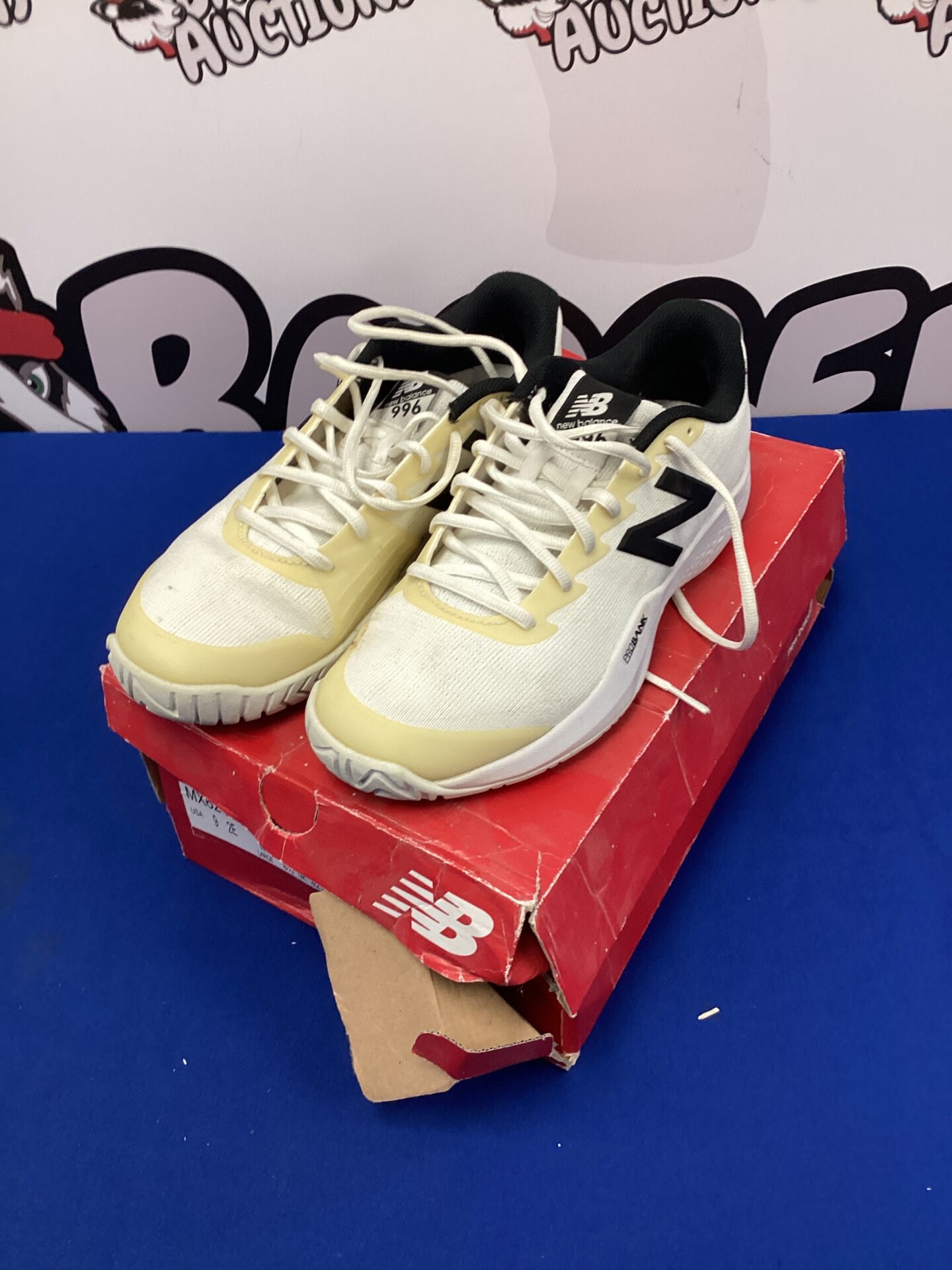 533 Pair of size 8.5 new balance pro bank trainers