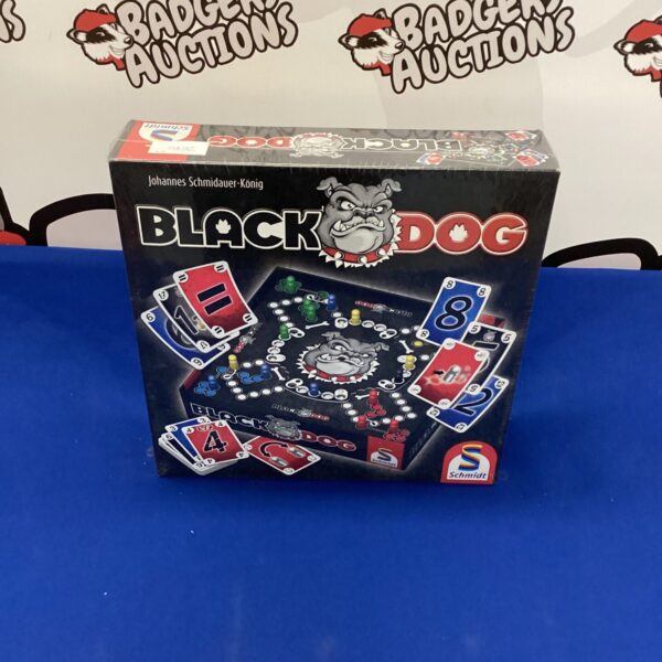 Schmidt Black Dog game box, a classic card game for families.