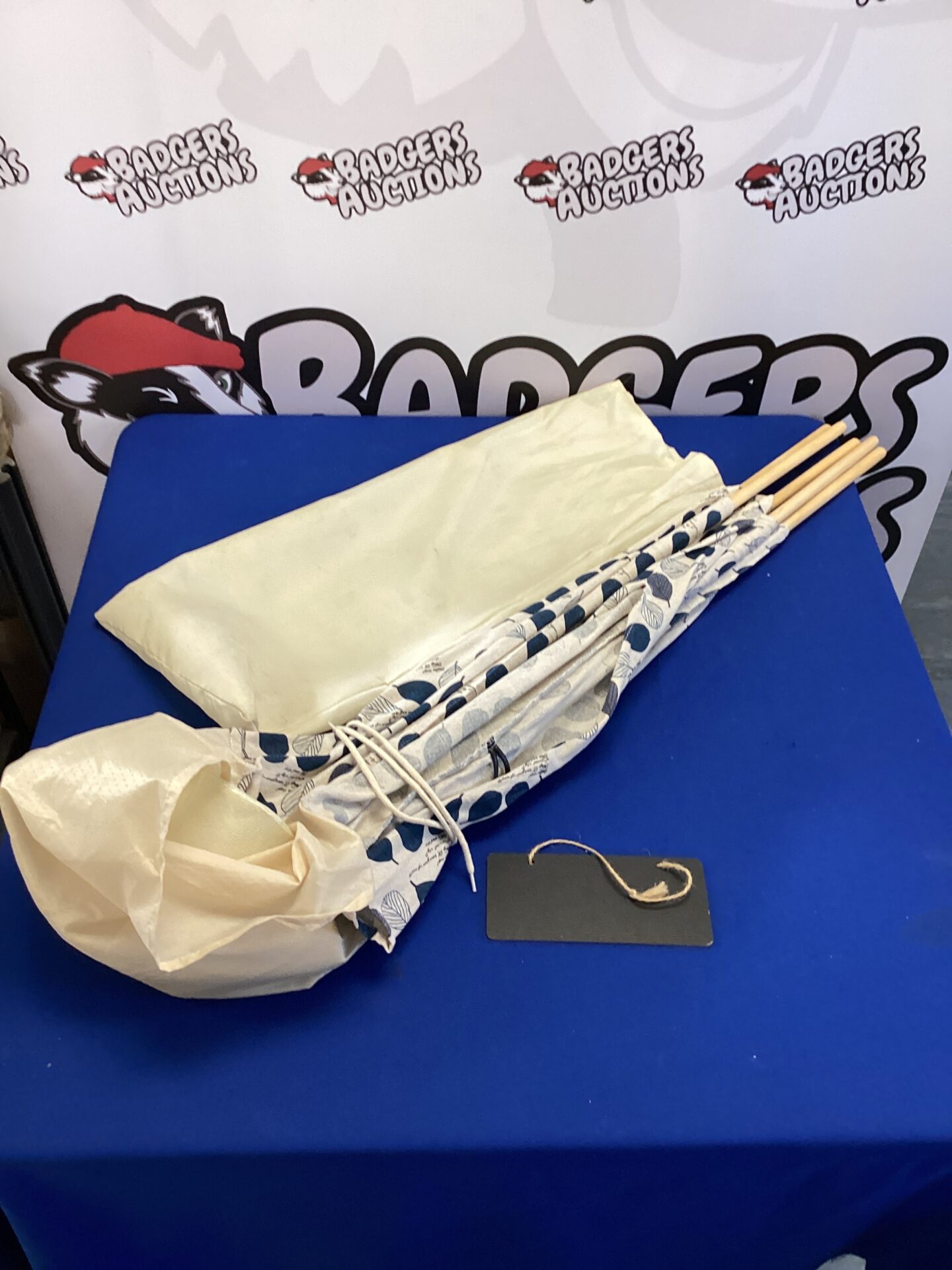 555 Smell pet teepee