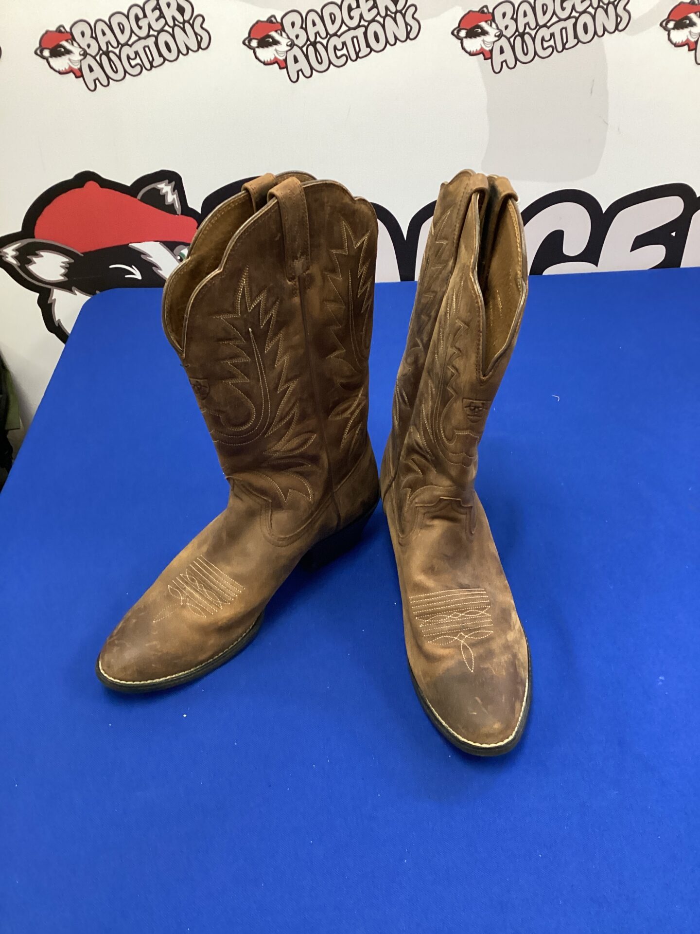 585 Pair of ariat leather boots size 6.5