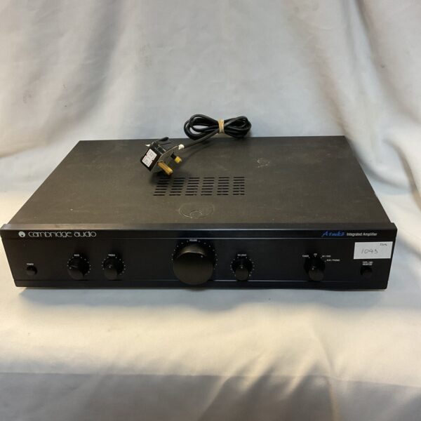 Black Cambridge Audio A1 Mk2 integrated amplifier, vintage hi-fi audio.