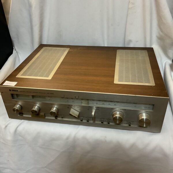 Vintage Yamaha CR-620 stereo receiver, classic 1970s audio equipment.