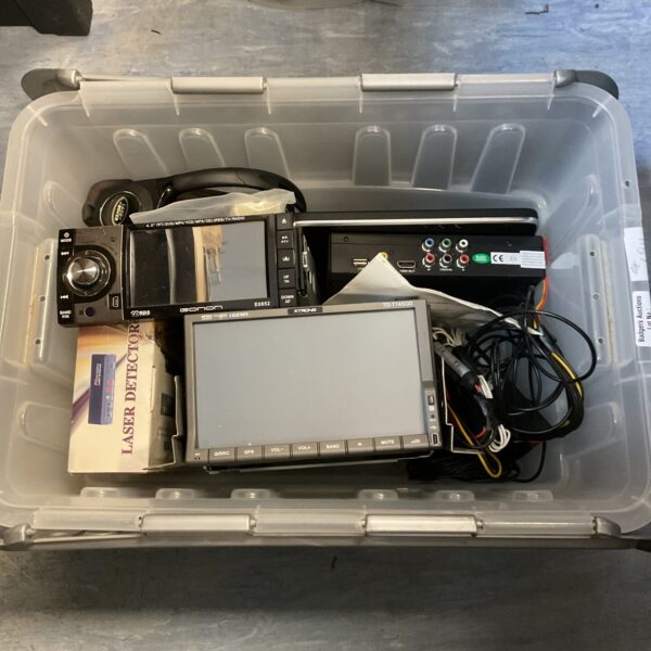 Car stereos lot featuring blaupunkt e0852 and xtrons 714sgd units.