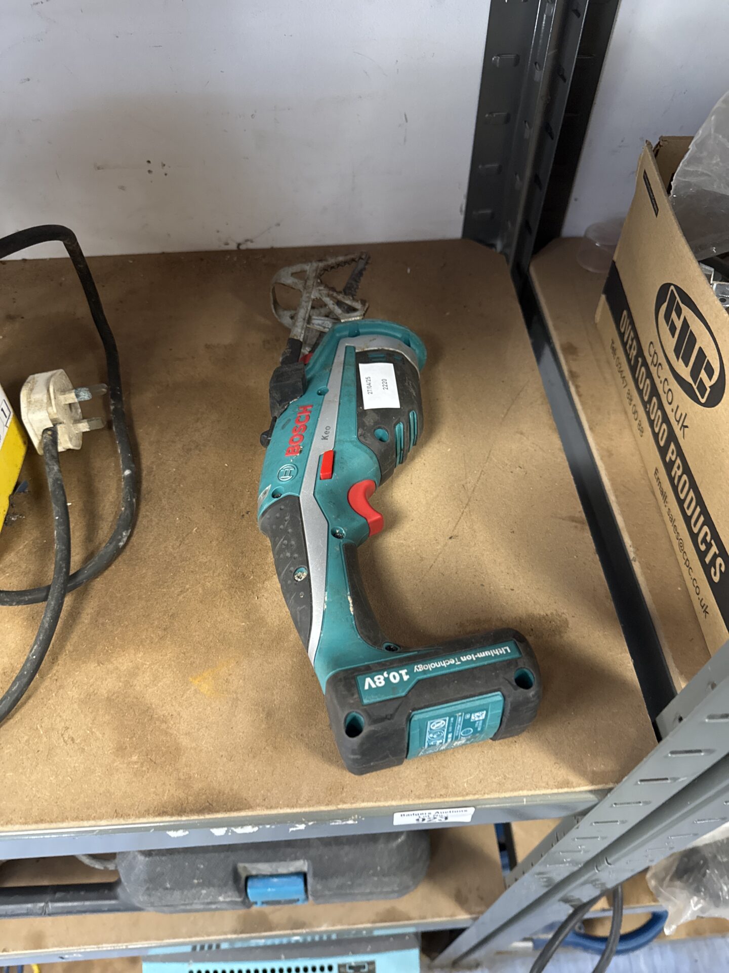 923 Bosch cordless reciprocating saw with battery – working, no charger