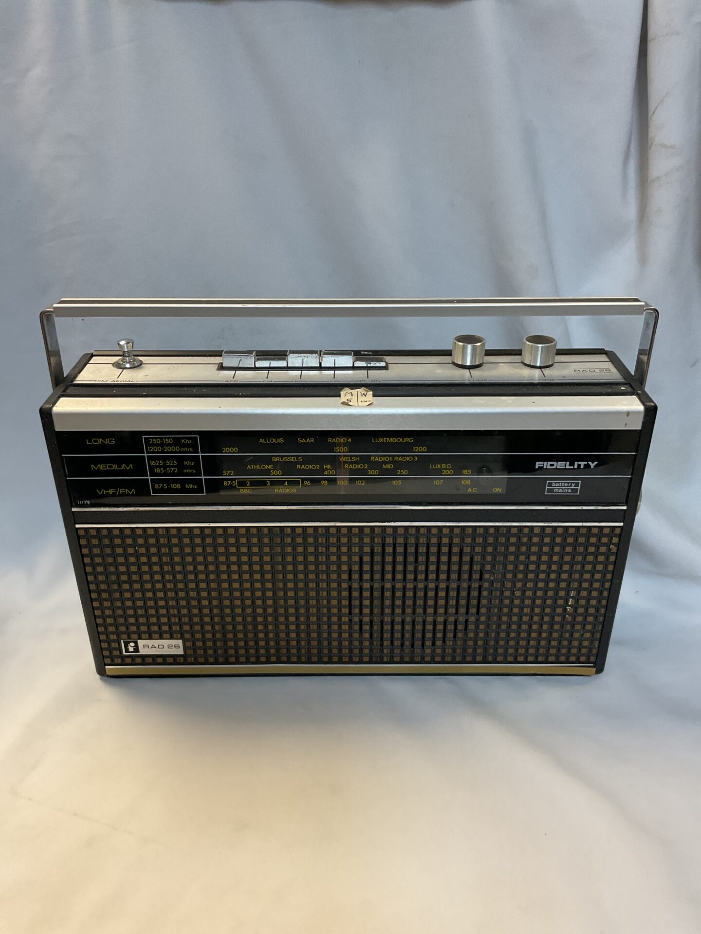 170 Fidelity rad 26 portable radio