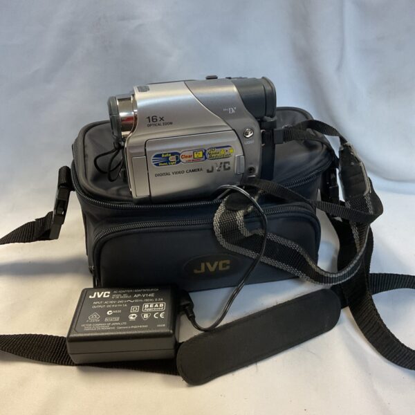 JVC GR-D23EK digital camcorder with screen and zoom controls.