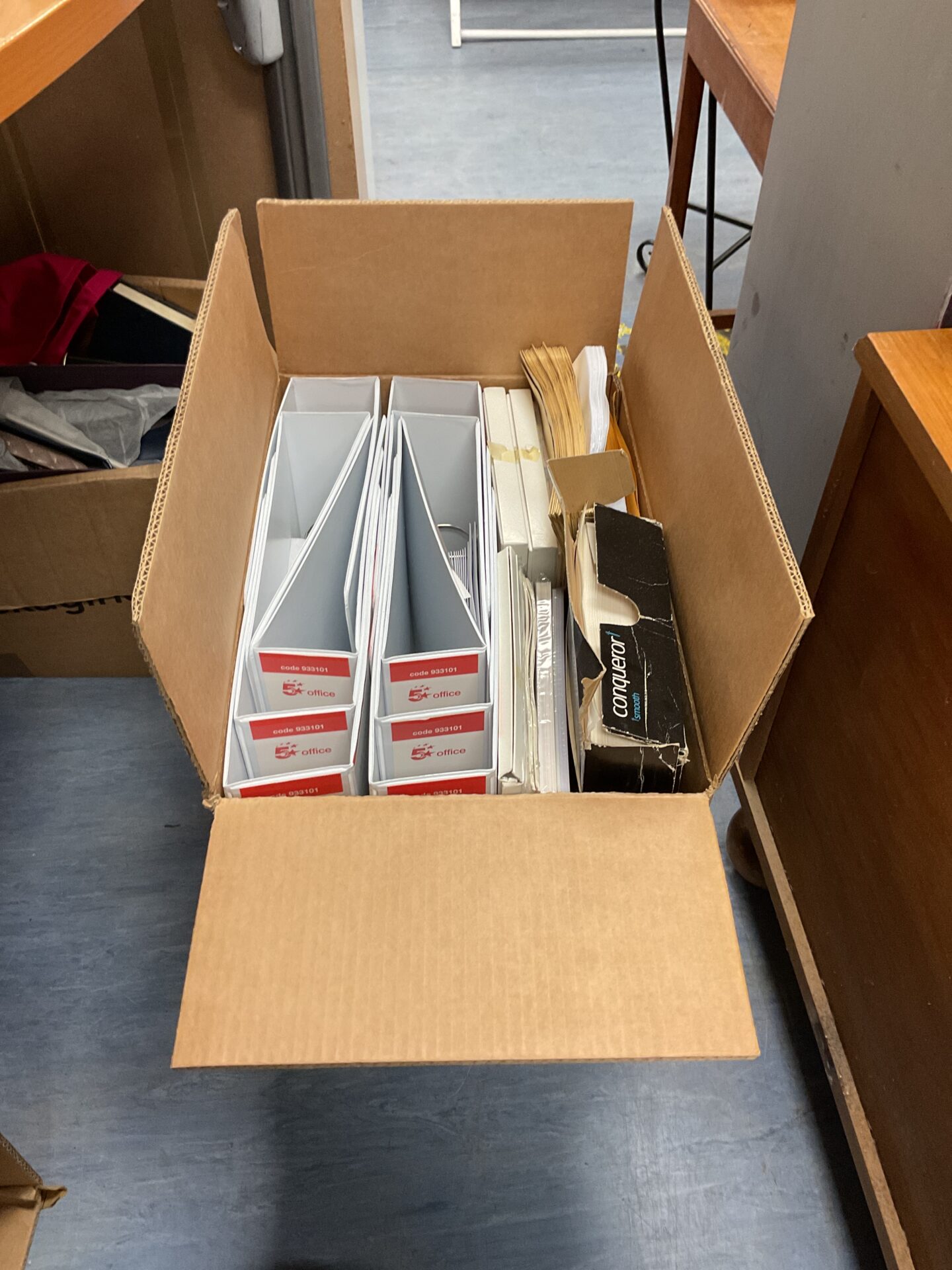 467 Box of office items inc ring binders, envelopes and other