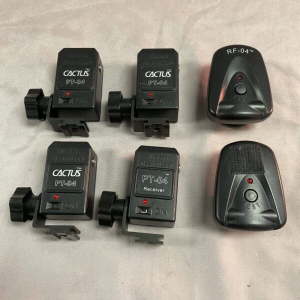 Cactus PT-04 wireless flash trigger set for photography lighting.