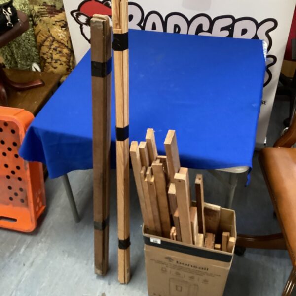 Lot of hardwood offcuts for woodworking and DIY projects.