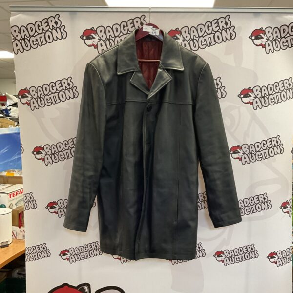 Men's Burton leather jacket size M, classic biker style.