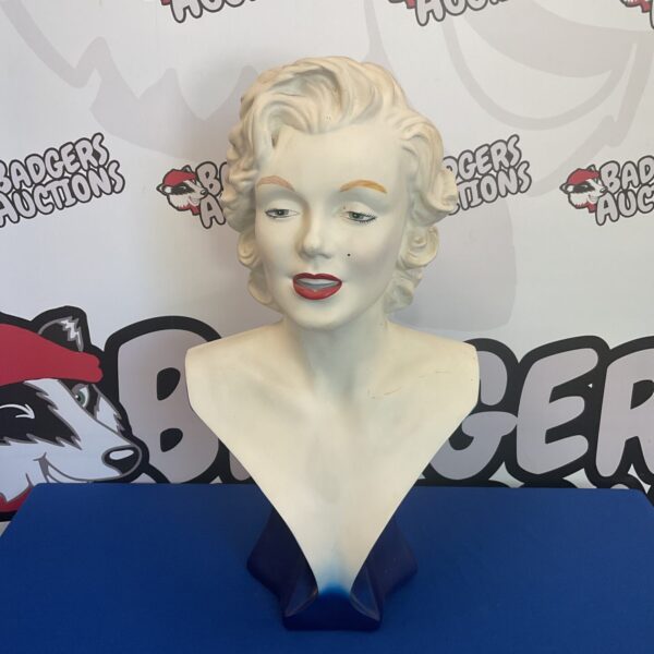 Vintage porcelain bust of Marilyn Monroe, a classic Hollywood collectible.