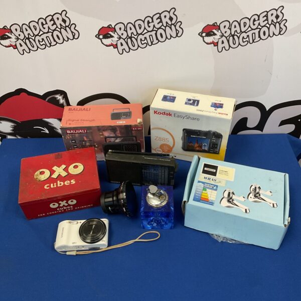 Mixed lot of cameras and radios including Samsung WB150F.