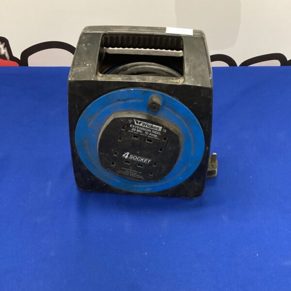 Wickes 20m extension reel for garden and DIY use.
