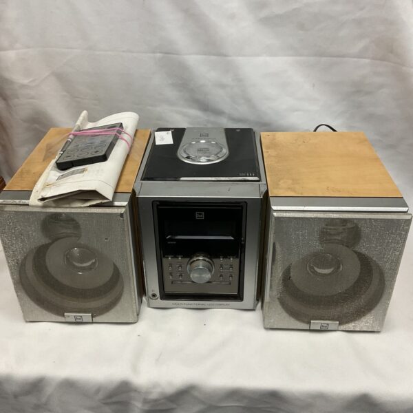 Dual micro CD HiFi system with speakers and remote control.