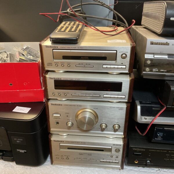 Vintage Technics HD51 component hifi system in used condition.