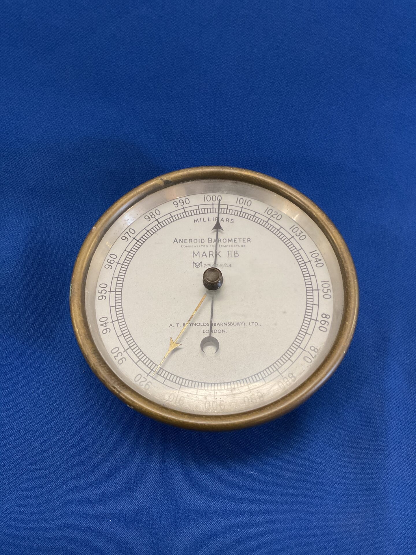 024 A t reynolds aneroid barometer mark 2b
