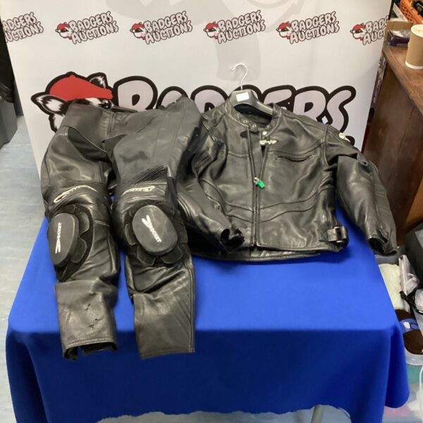 Joe Rocket size 42 motorcycle leathers jacket and trousers.