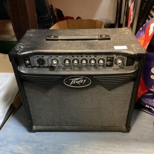 Peavey Vypyr 15w amplifier, black modelling guitar amp.