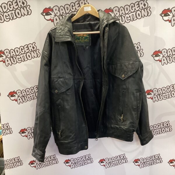 Vintage size L leather jacket, classic style, worn condition.