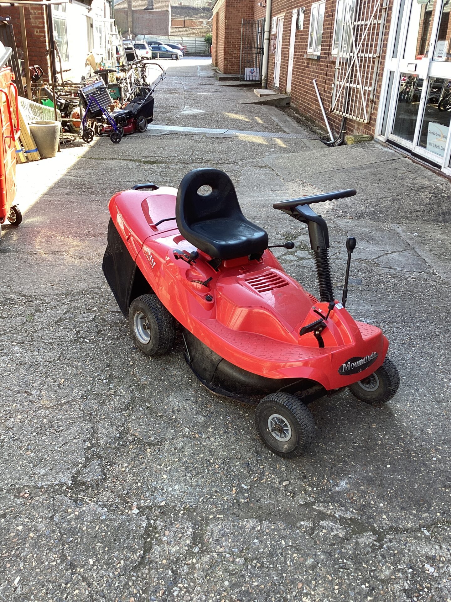 1184 Mountfield 725M Ride on Mower