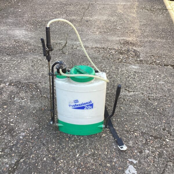 Used Hozlock 20L knapsack sprayer for garden use.