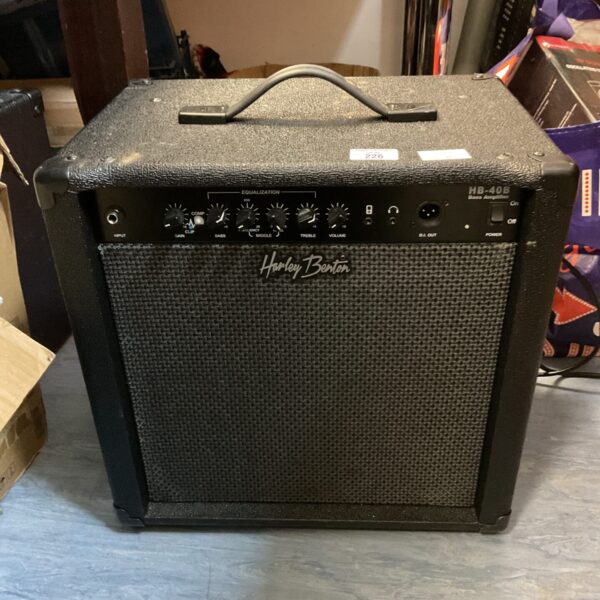 Harley Benton HB-40B guitar amplifier, small practice amp for musicians.