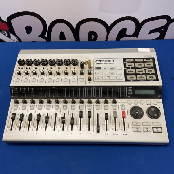 Zoom HD16 hard disk recording studio, front view.