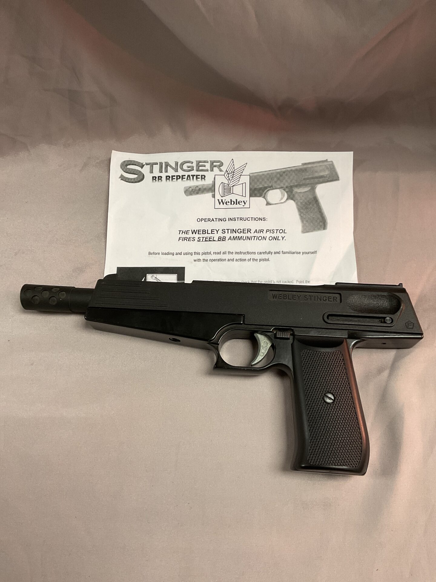 902 Webley stinger Bb repeater air pistol