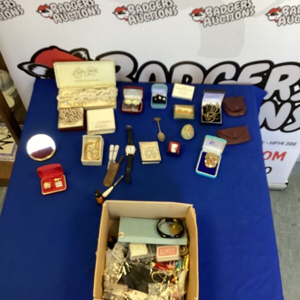 Jewellery and watch lot including Sekonda watch and vintage pieces.