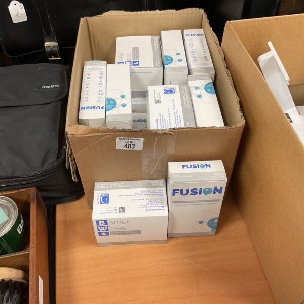 Box of barrier film wipes and fusion applicator for medical use.