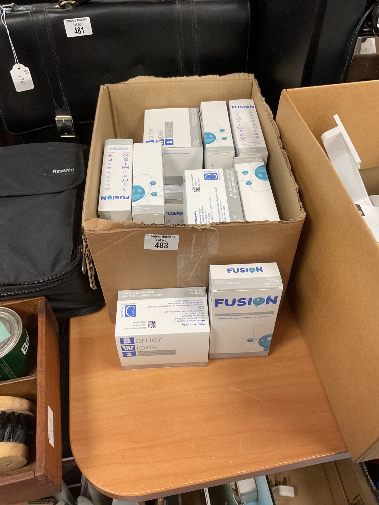 483 Box of barrier film wipes and fusion barrier film applicator