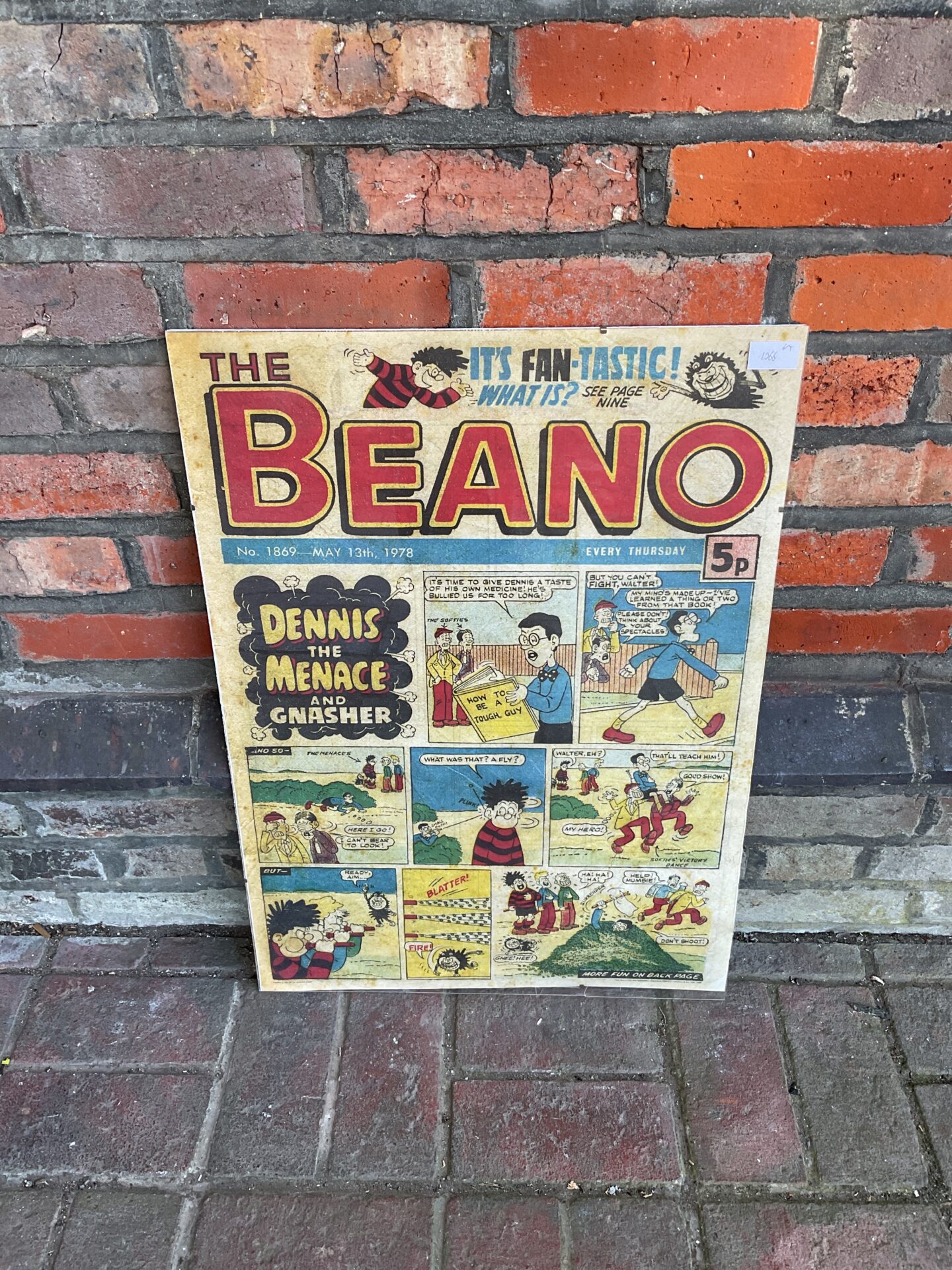 677 The beano dennis the menace & gnasher framed print
