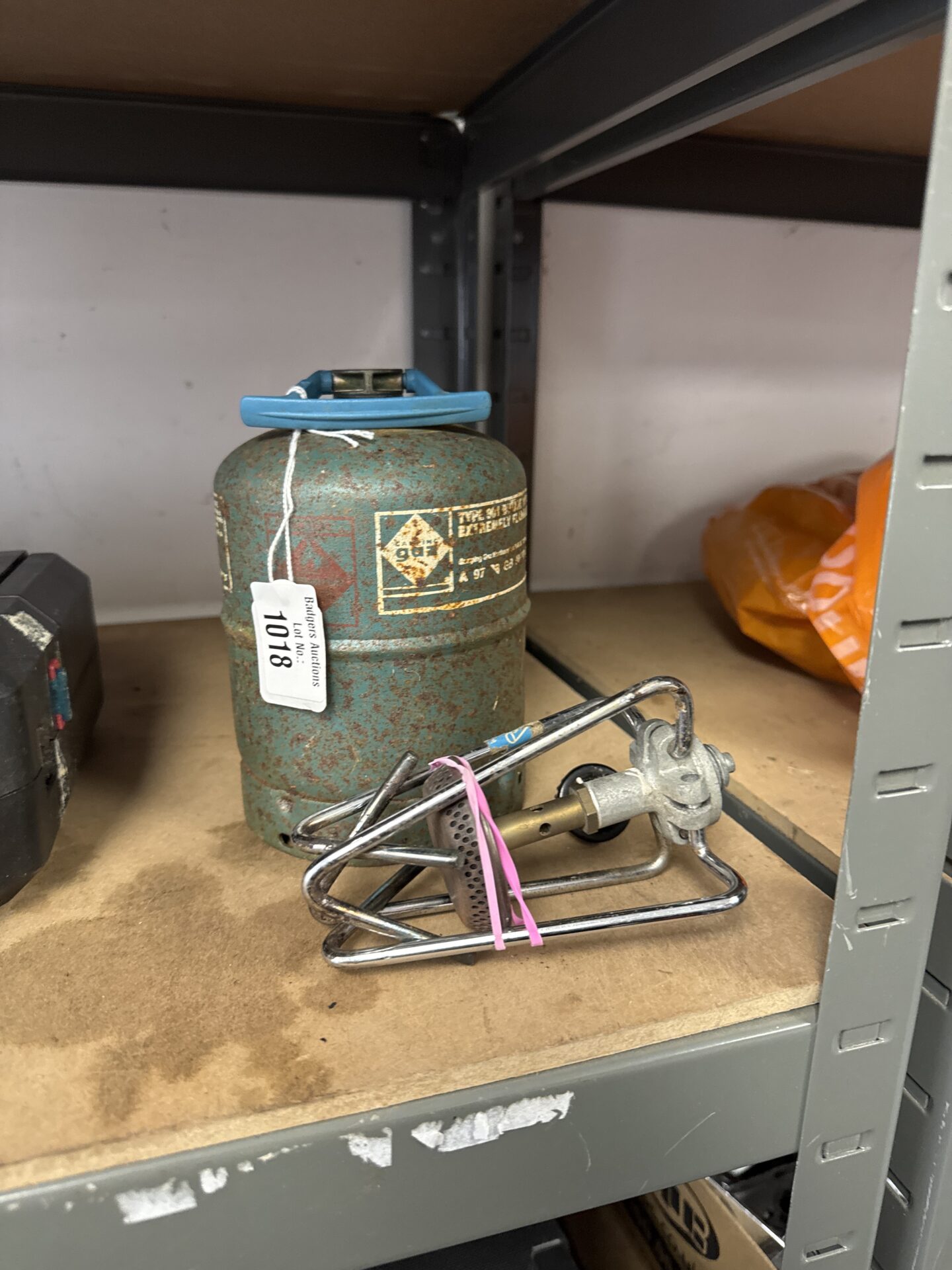 952 Camping gaz stove with canister