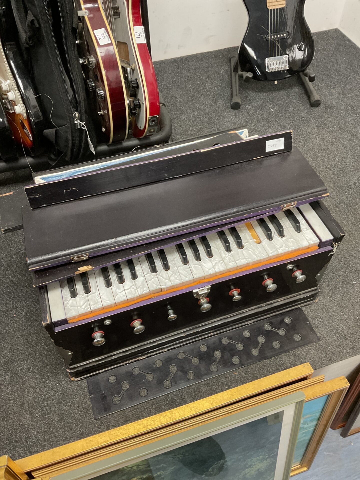 781 Vintage harmonium for restoration