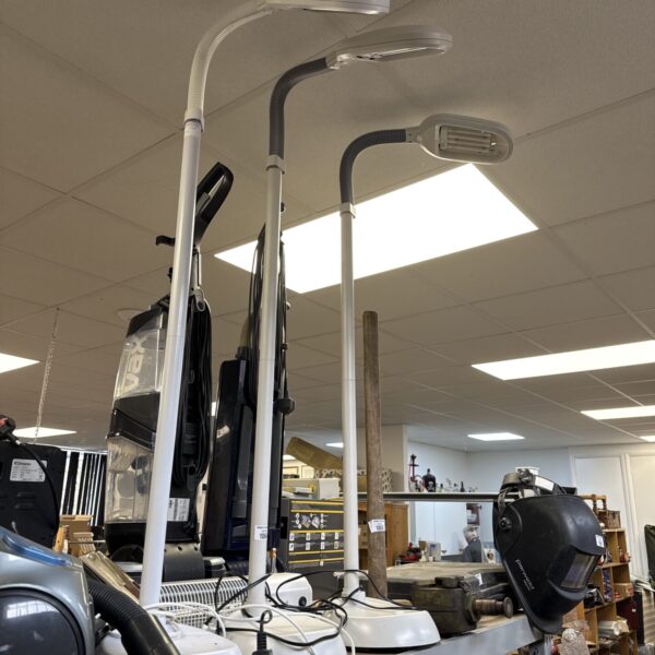 Lot of three flexible neck inspection lamps for workshop use.