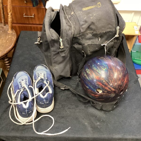 Vintage bowling ball and Brunswick size 8 shoes set for sale.