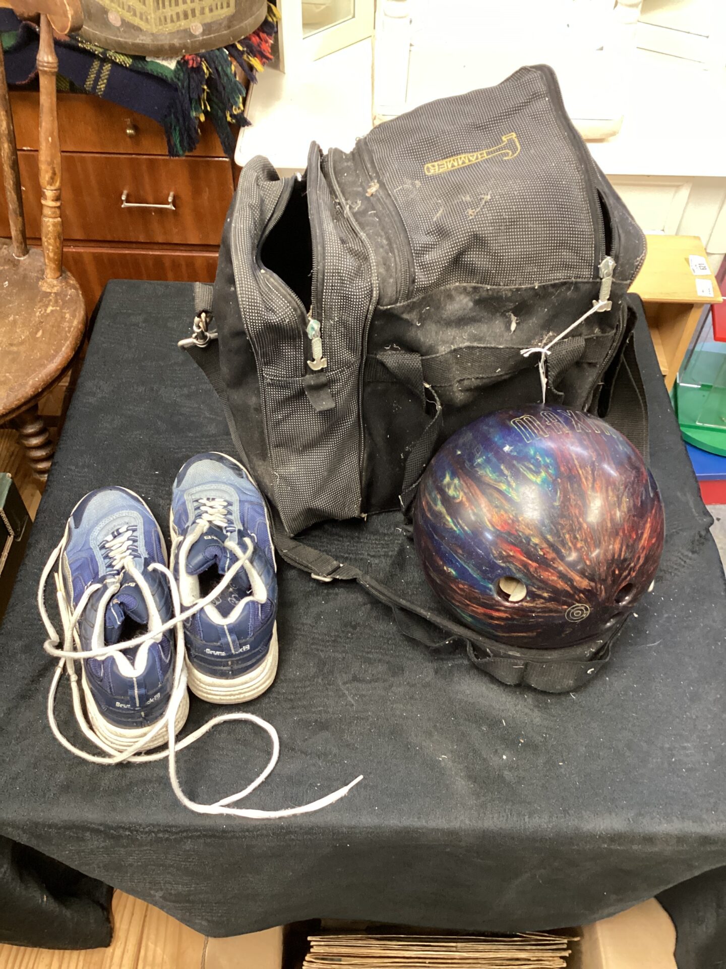 902 Maxim bowling ball with brunswick bowling shoes size 8