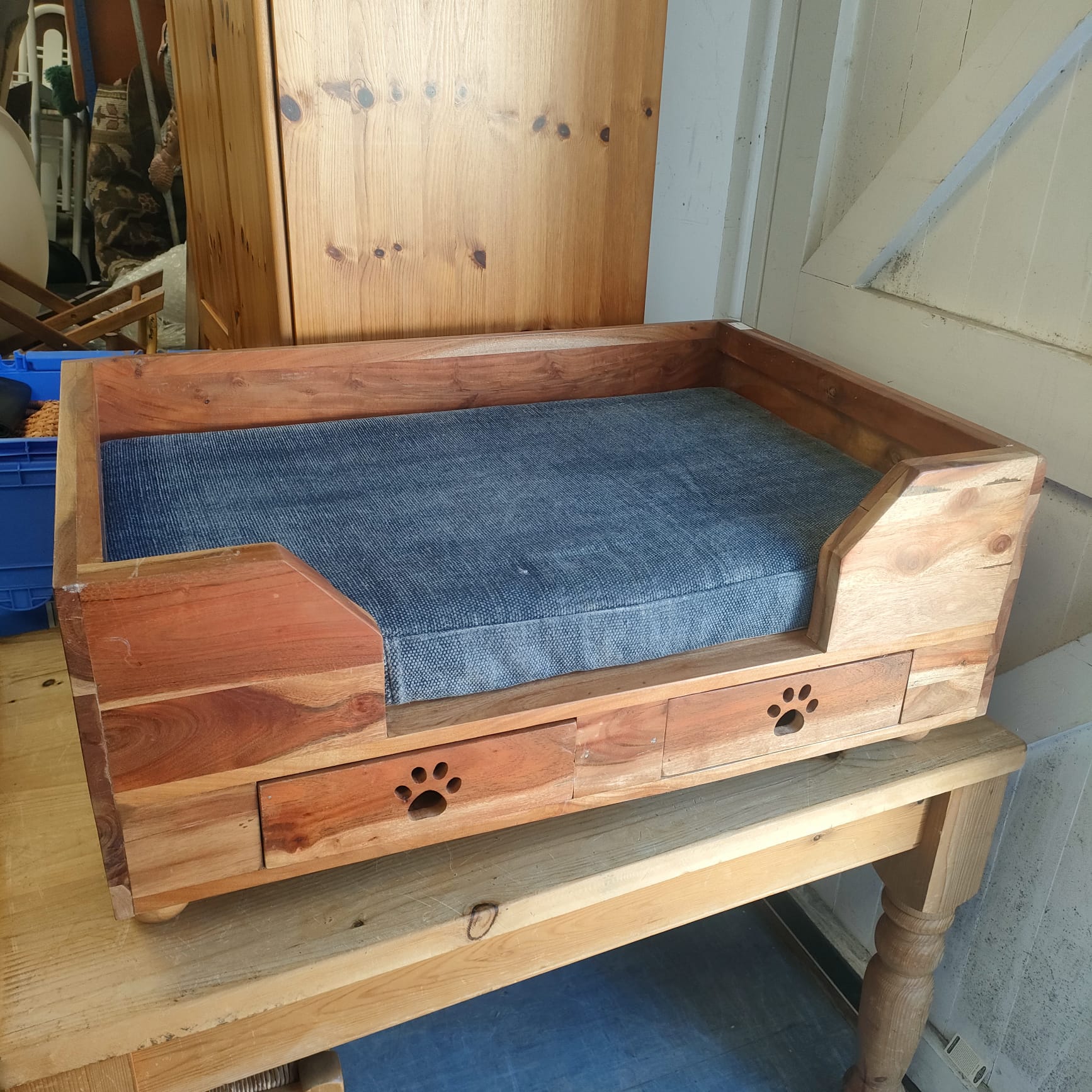572 Indian oak posh dog bed with drawers