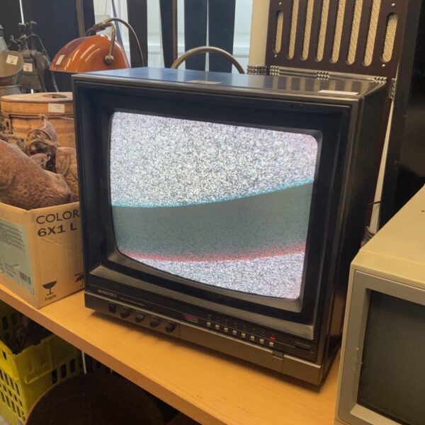 Front view of a vintage Matsui CRT television.