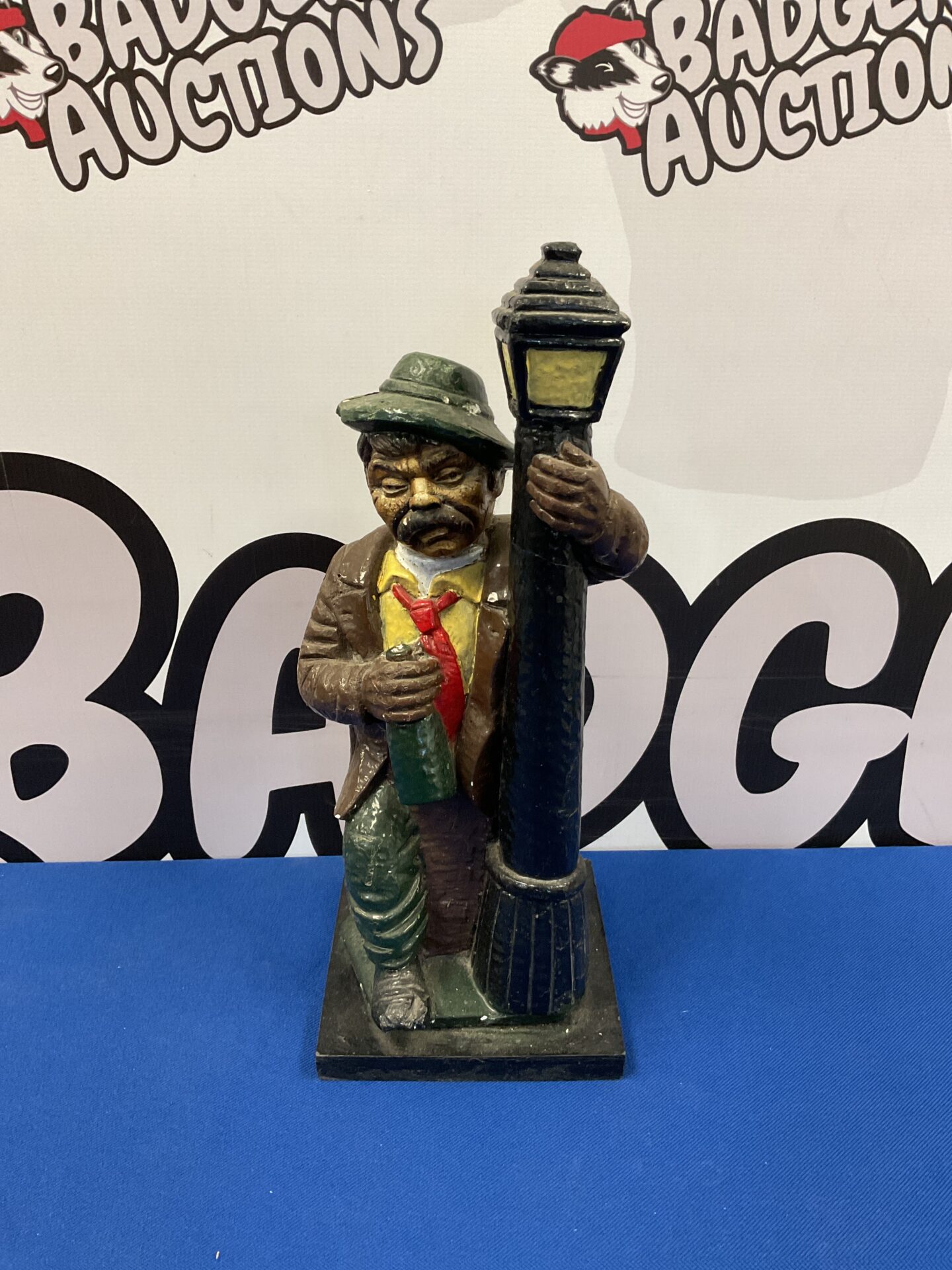 045 Vintage chalkware old drunk man decanter