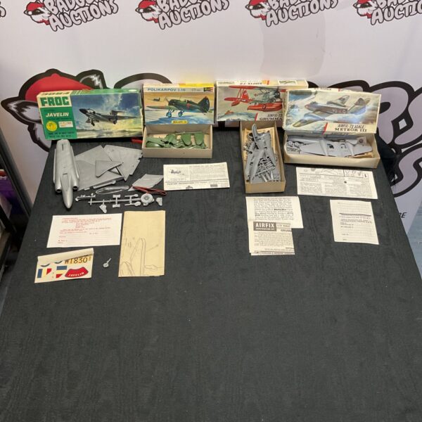 Vintage lot of model kits including Airfix and Revell brands.